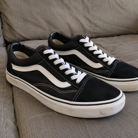 Foto do produto Tênis Vans Old Skool preto, tamanho 40 disponível para troca no Unitrocas