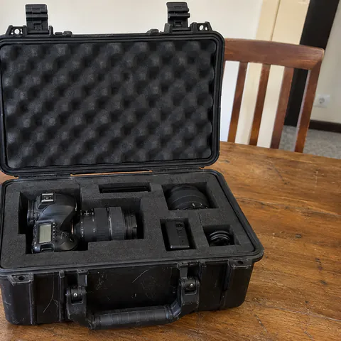 Foto do produto Maleta rígida Pelican 1450 disponível para troca no Unitrocas