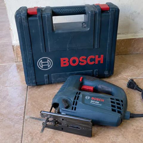 Foto do produto Serra tico-tico Bosch GST 650 disponível para troca no Unitrocas
