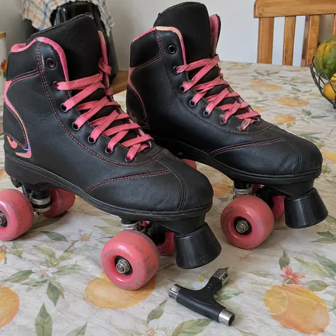Foto do produto Patins quad com rodas de 58 mm, tamanho 38 disponível para troca no Unitrocas
