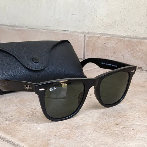 Foto do produto Óculos Ray-Ban Wayfarer RB2140 disponível para troca no Unitrocas