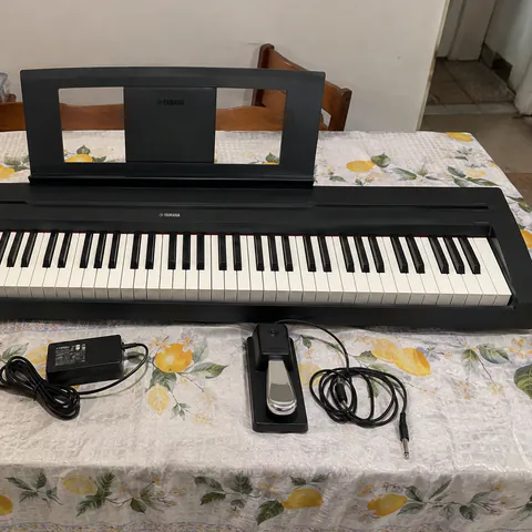 Foto do produto Piano digital Yamaha P-45 disponível para troca no Unitrocas