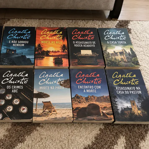 Foto do produto Coleção de dez romances de Agatha Christie disponível para troca no Unitrocas