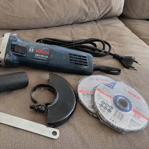 Foto do produto Esmerilhadeira Bosch GWS 750-115 disponível para troca no Unitrocas