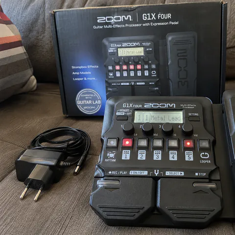 Foto do produto Pedaleira Zoom G1X Four disponível para troca no Unitrocas
