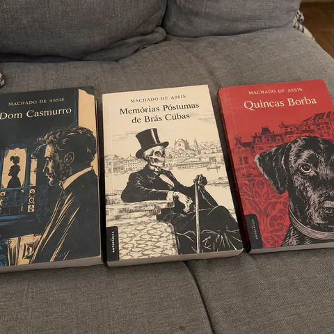 Foto do produto Três romances de Machado de Assis da Antofágica disponível para troca no Unitrocas