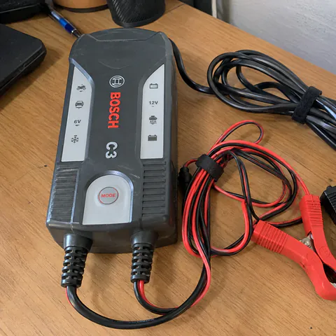 Foto do produto Carregador de bateria automotiva Bosch C3 disponível para troca no Unitrocas