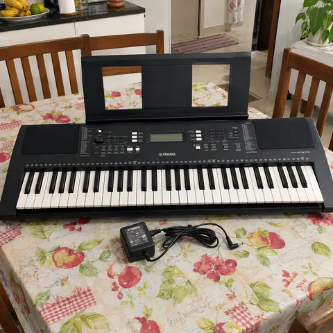 Foto do produto Teclado Yamaha PSR-E373 disponível para troca no Unitrocas