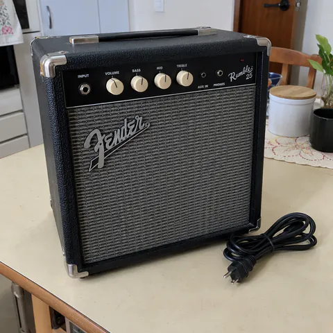 Foto do produto Amplificador Fender Rumble 25 para baixo disponível para troca no Unitrocas