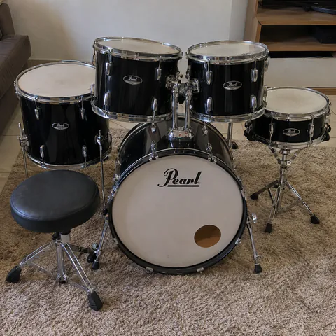 Foto do produto Bateria acústica Pearl Roadshow de cinco peças disponível para troca no Unitrocas