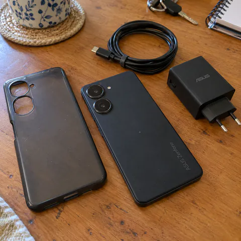 Foto do produto Asus Zenfone 9 de 128 GB disponível para troca no Unitrocas