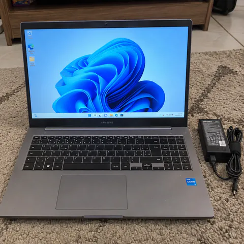 Foto do produto Notebook Samsung Book NP550XDA com Core i5 disponível para troca no Unitrocas