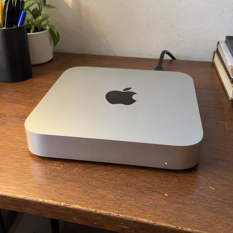 Foto do produto Mac mini M1 com 8 GB e SSD de 256 GB disponível para troca no Unitrocas