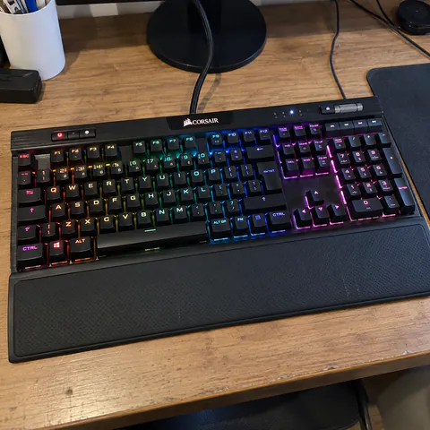 Foto do produto Teclado Corsair K70 RGB MK.2 disponível para troca no Unitrocas