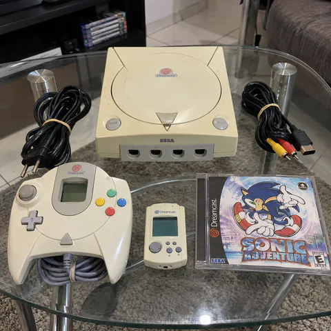 Foto do produto Sega Dreamcast com Sonic Adventure disponível para troca no Unitrocas