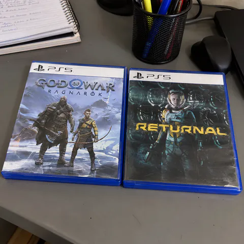 Foto do produto God of War Ragnarök e Returnal para PS5 disponível para troca no Unitrocas